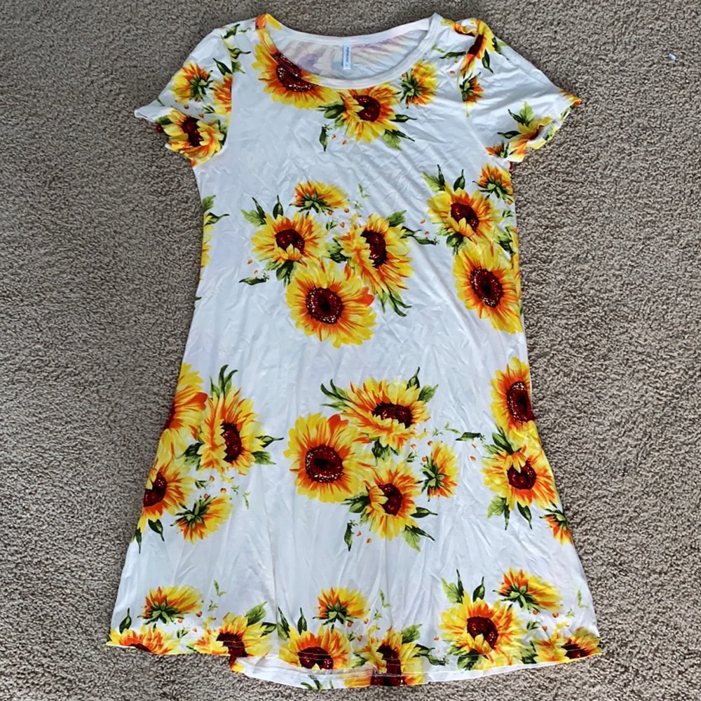 NEVER WORN! CUTE! Sunflower Sundress